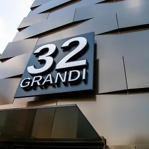 Grandi 32 Boutique Apartahotel